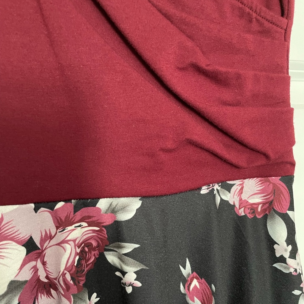 Maroon Floral Dress - Picture 4 of 4